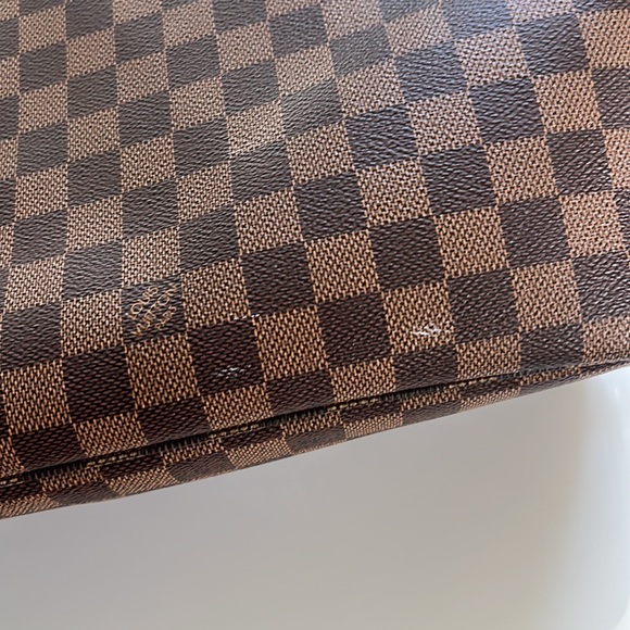 Louis Vuitton MM Neverfull - Picture 5 of 11